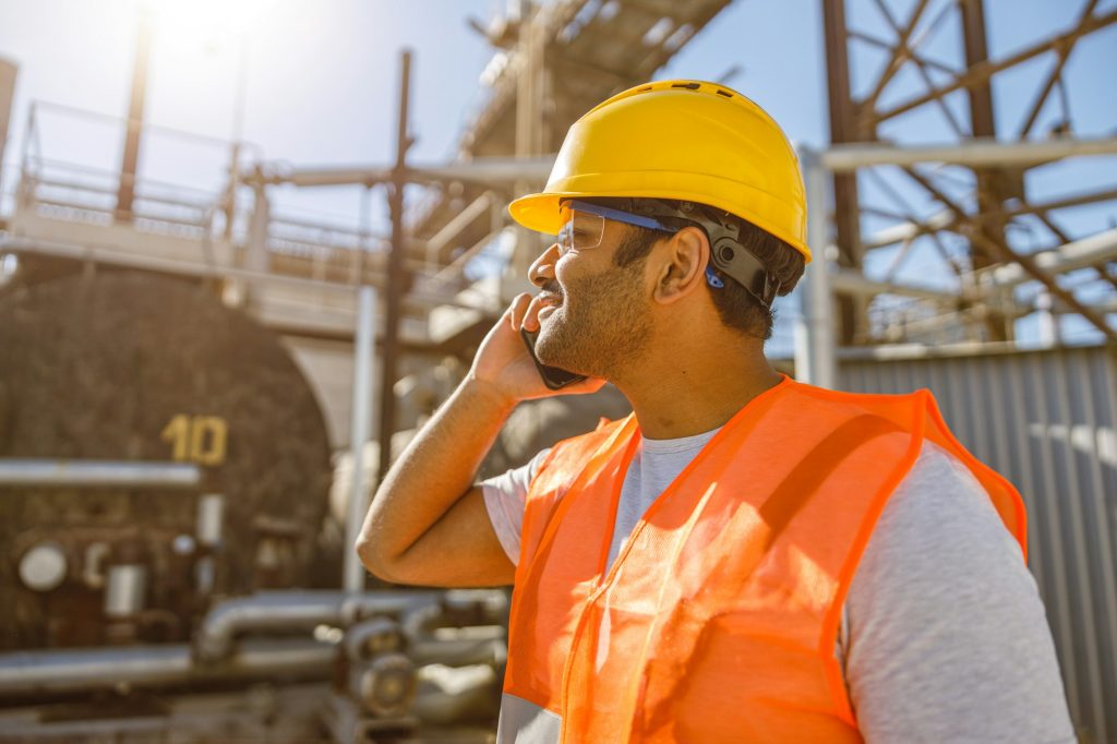 Construction worker on the phone - Contact page